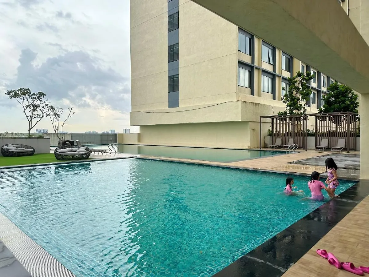 Paradigm Residence High Floor 2-3Pax Wi-Fi Netflix Projector Paradigm Mall Johor Bahru Malaysia