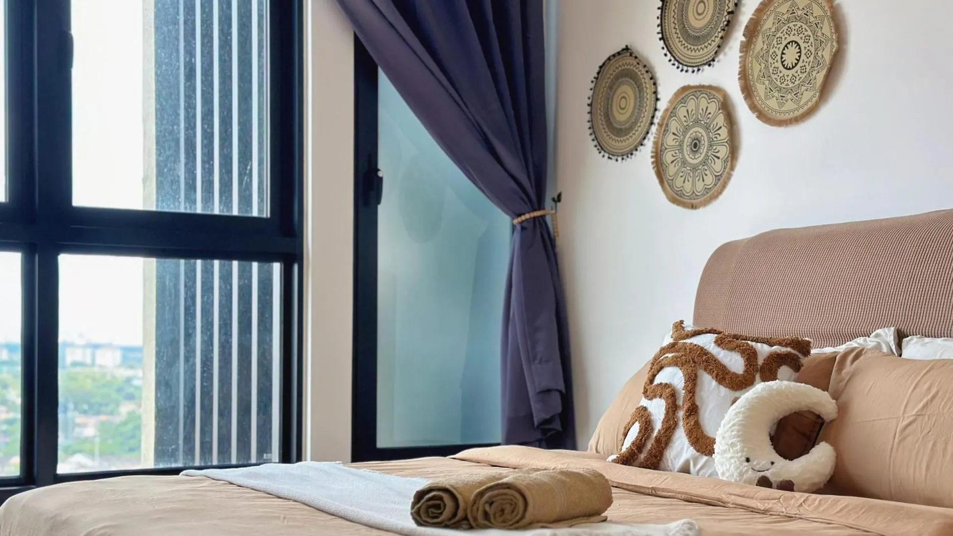 Paradigm Residence High Floor 2-3Pax Wi-Fi Netflix Projector Paradigm Mall Johor Bahru 0*,  Malaysia