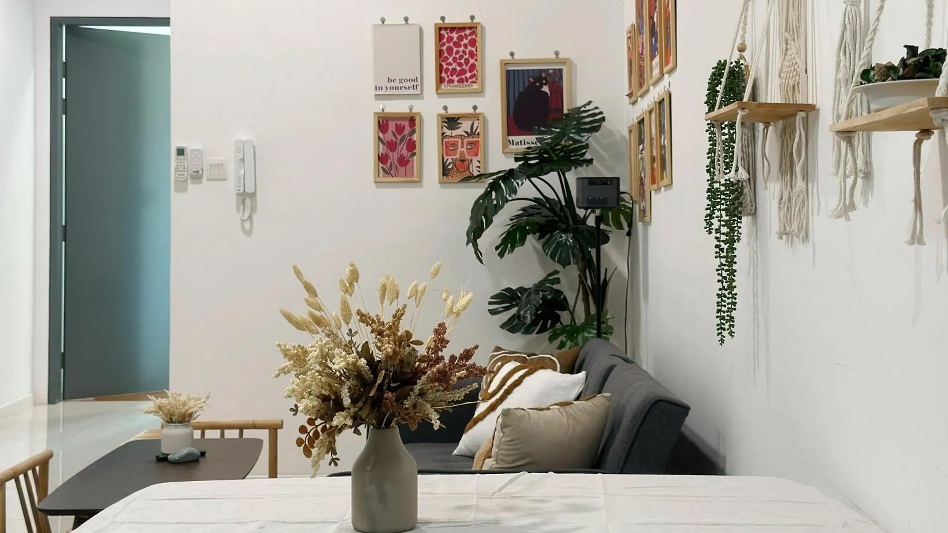 Paradigm Residence High Floor 2-3Pax Wi-Fi Netflix Projector Paradigm Mall Johor Bahru Apartment