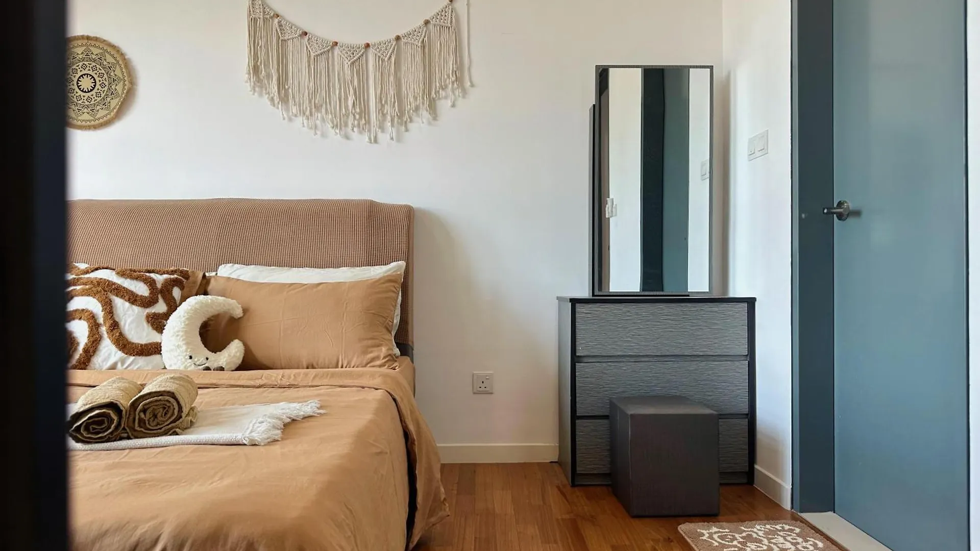 Paradigm Residence High Floor 2-3Pax Wi-Fi Netflix Projector Paradigm Mall Johor Bahru 0*,